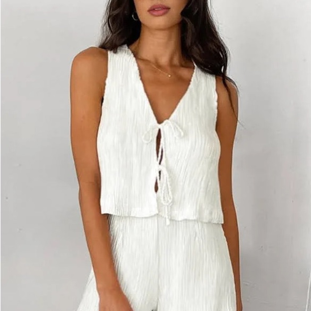 Commense Solid Tie Front Vest With Shorts Set - White